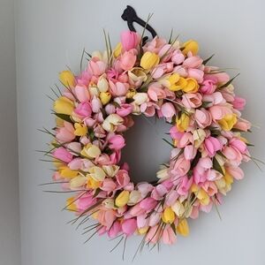 Wreath Flippers Handcrafted 14" Bright Spring Tulip Wreath